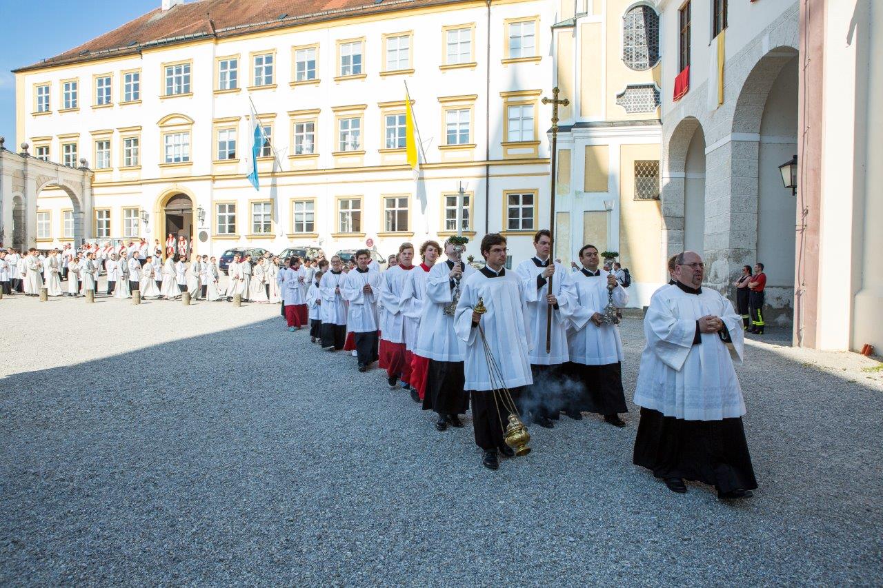 Priesterweihe Rohan Lobo - Foto Kiderle (1)