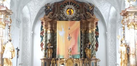 Altarbild in der Osterzeit