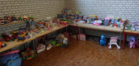 Kindersachenbasar in St. Thomas