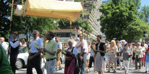 <b>Fronleichnamsprozession im Pfarrverband</b>