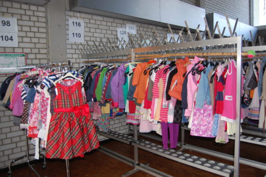 Kindersachenbasar in St. Thomas